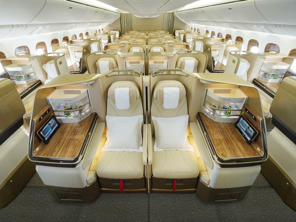 Emirates 'new' 777 Review