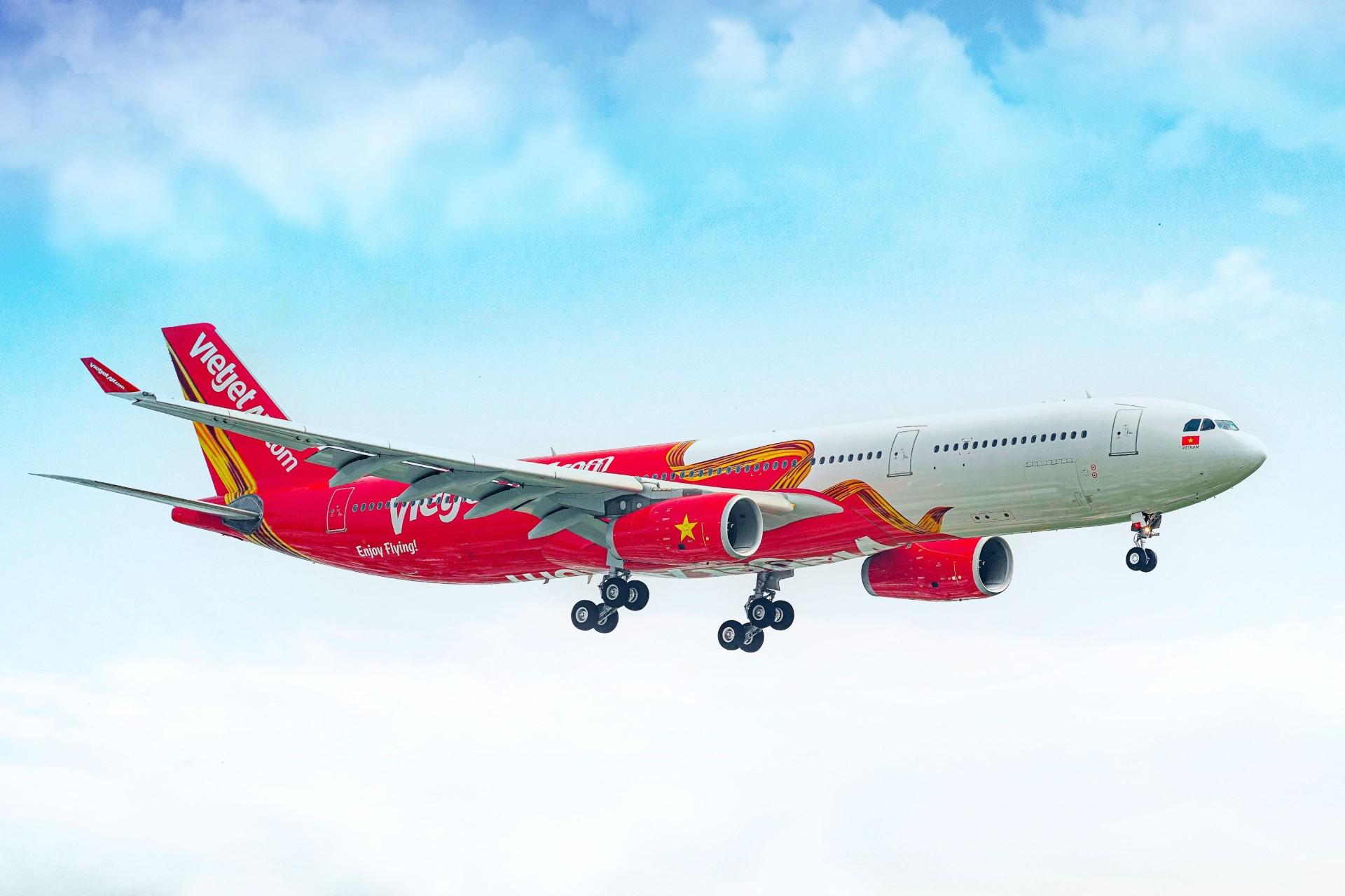 Vietjet zero-fare promotion and premium ticket class discounts on all routes this week